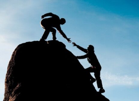 Yardım İstemek Sizi Zayıf Değil, Daha Güçlü Bir Lider Yapar! – Context